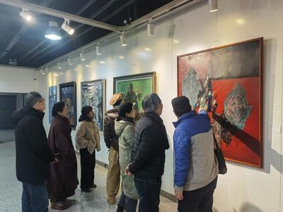 第六屆山西省漆畫展在美術(shù)學(xué)院開展 推動文化藝術(shù)交流與策劃融合